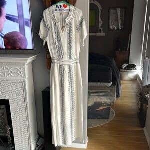 FAHERTY Women's White and Blue Embroidered Split Neck Catrina Maxi Dress NEW